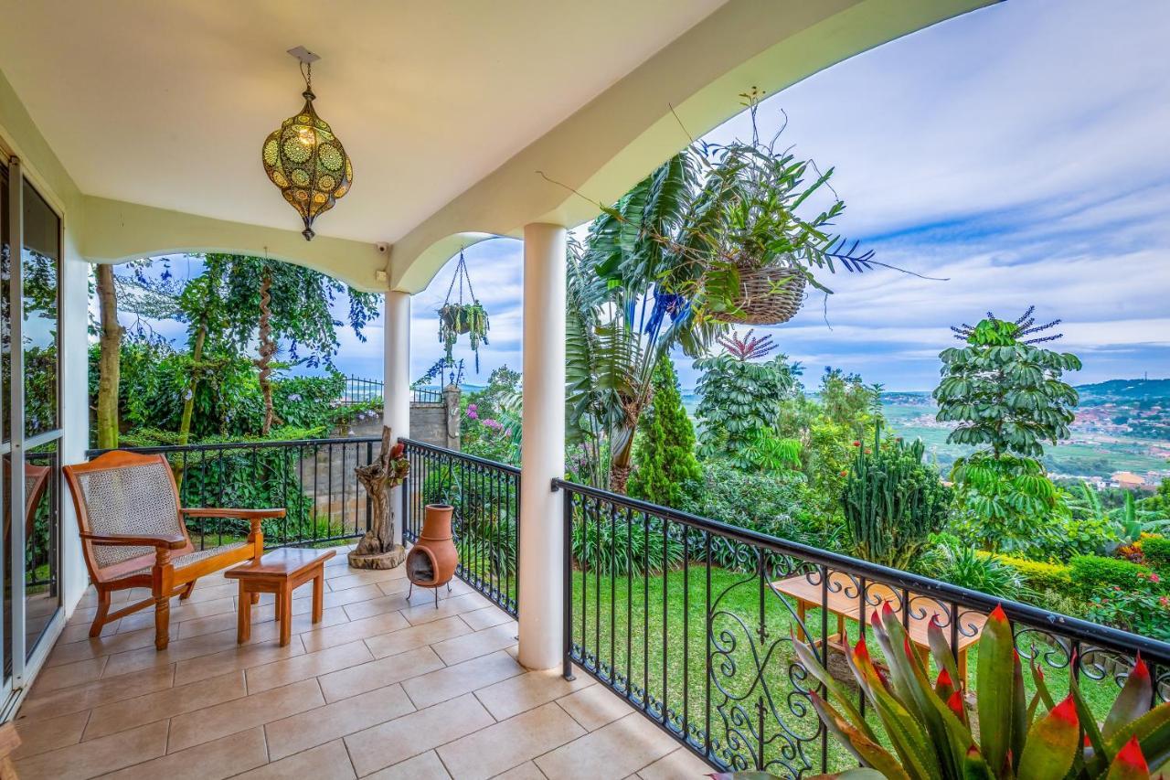 Ewange - A Casa Mia Bed & Breakfast คัมพาลา ภายนอก รูปภาพ
