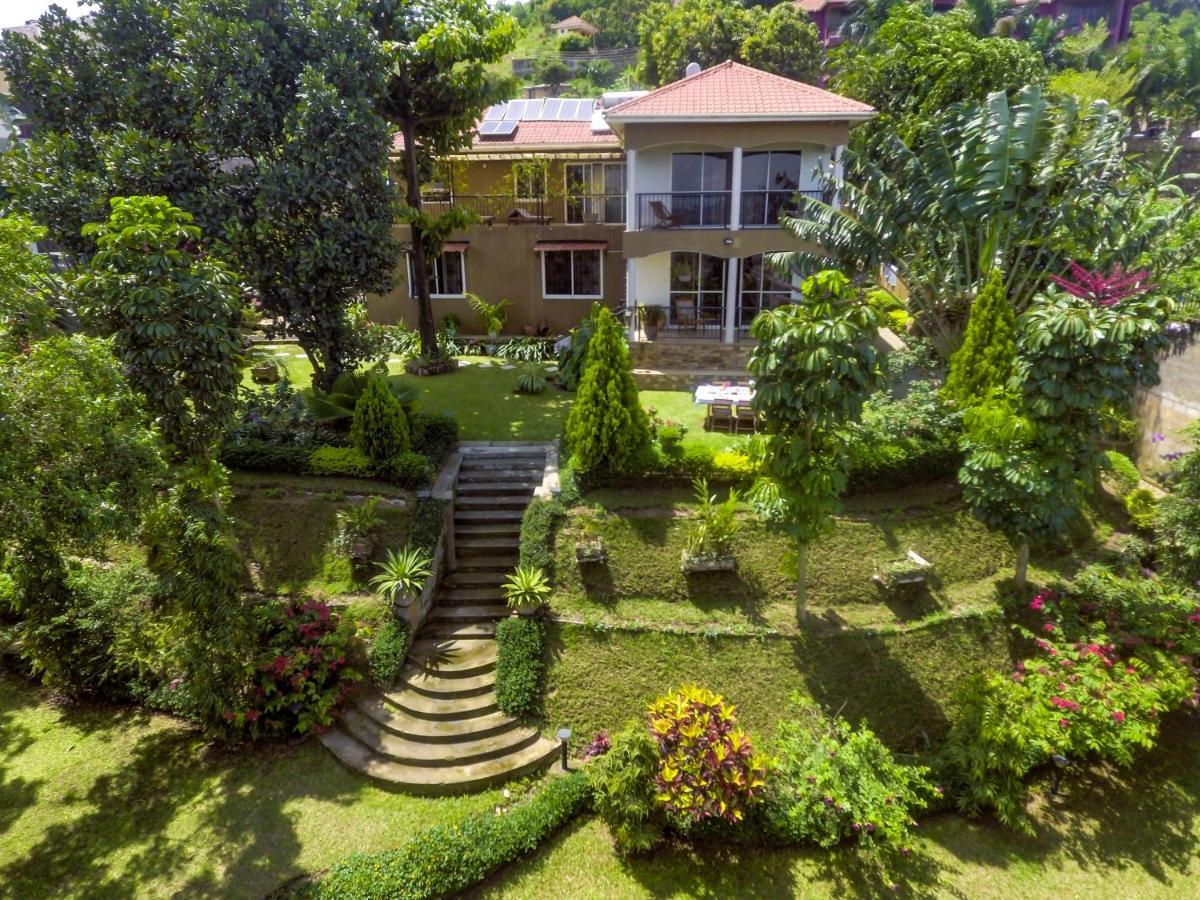 Ewange - A Casa Mia Bed & Breakfast คัมพาลา ภายนอก รูปภาพ