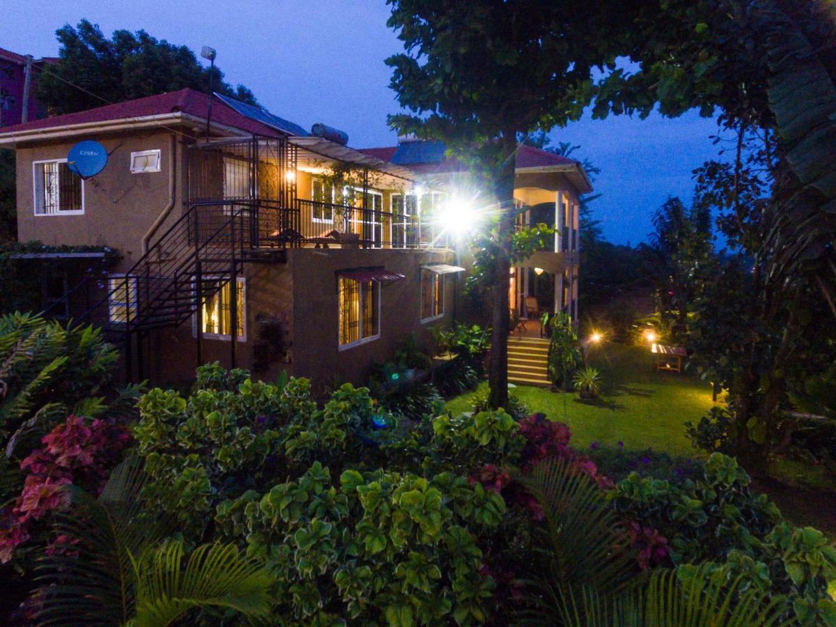 Ewange - A Casa Mia Bed & Breakfast คัมพาลา ภายนอก รูปภาพ