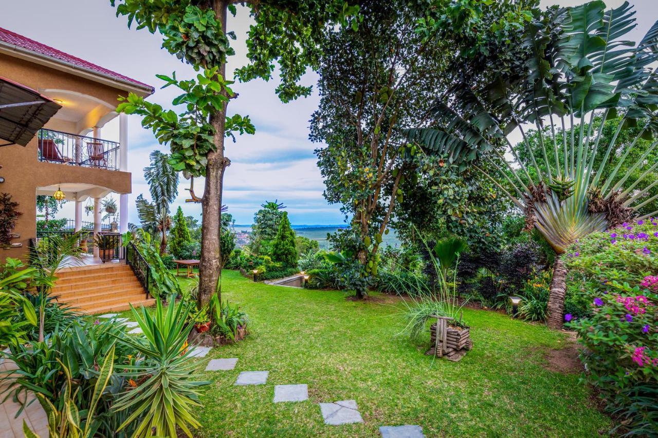 Ewange - A Casa Mia Bed & Breakfast คัมพาลา ภายนอก รูปภาพ